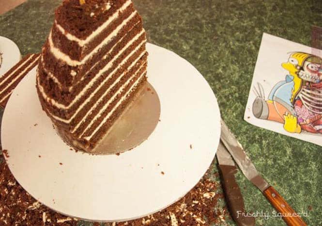 Φτιάχνοντας μια από τις πιο πρωτότυπες τούρτες που έχετε δει (5)