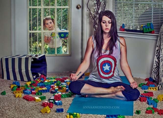 Ξεκαρδιστική φωτογράφηση δείχνει την καθημερινότητα μιας νεαρής μητέρας στο σπίτι (8)