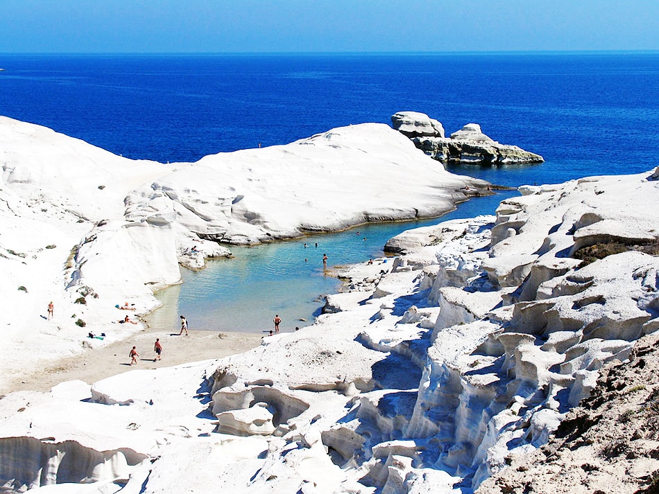 sarakiniko beach milos greece