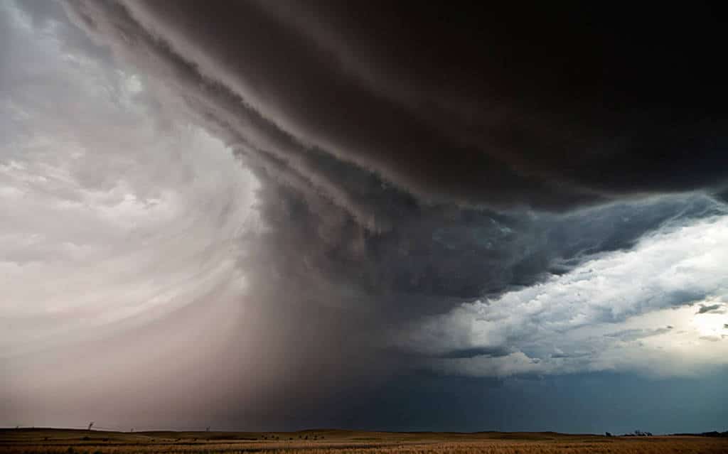 storm-chaser-wave_3170627k