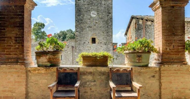 Πωλείται πύργος του 12ου αιώνα στη Τοσκάνη της Ιταλίας με 115 δωμάτια! Μαντέψτε την τιμή…