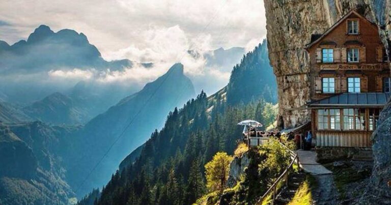 Το ξύλινο ξενοδοχείο που βρίσκεται στο χείλος του γκρεμού!