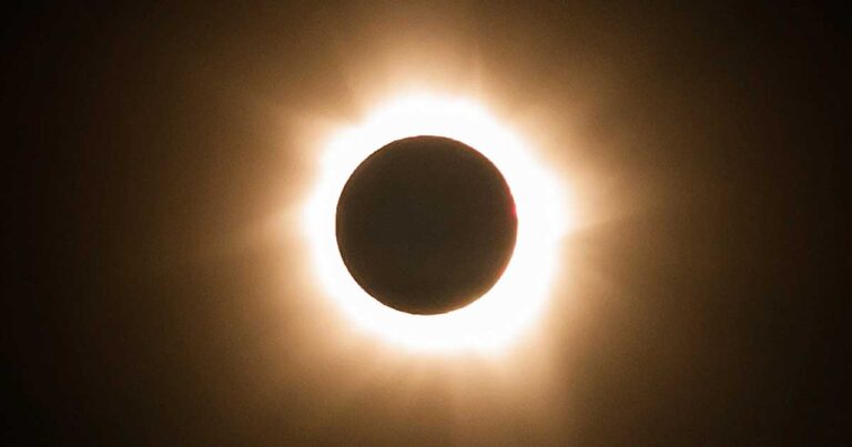 H Ευρώπη θα βυθιστεί στο σκοτάδι στις 20 Μαρτίου λόγο ολικής έκλειψης!