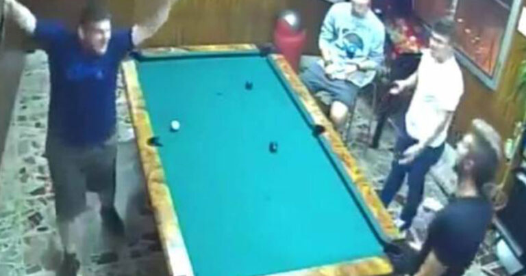 Ίσως ο πιο τυχερός παίκτης μπιλιάρδου που έχει υπάρξει ποτέ! (βίντεο)