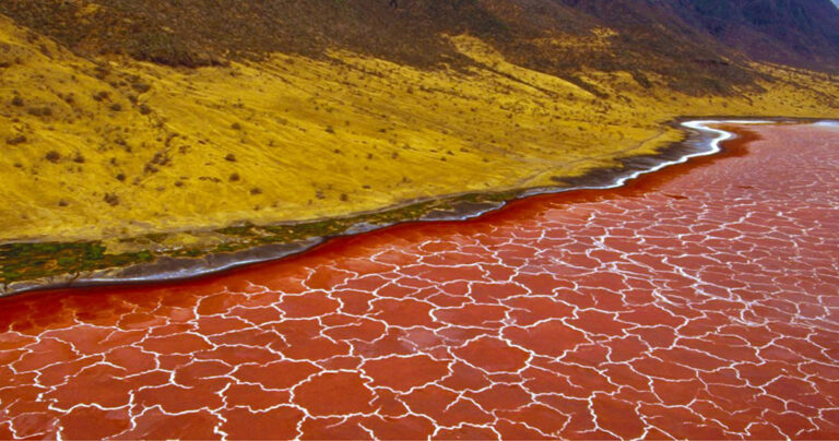 10 από τα πιο πολύχρωμα μέρη πάνω στη γη!