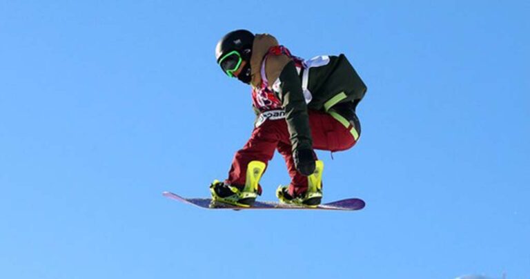 Snowboarder από την Ιαπωνία περιστρέφεται 1620 μοίρες σε ένα μοναδικό βίντεο!