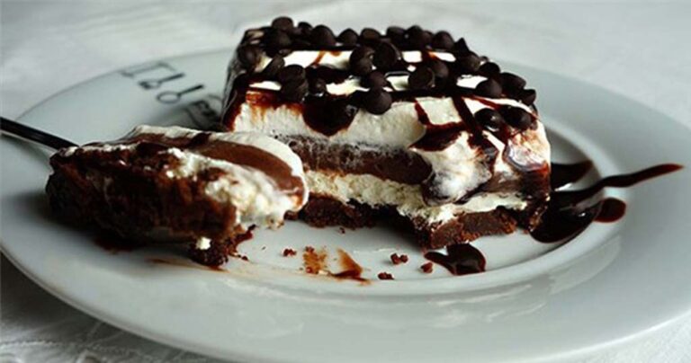 Ελαφρύ σοκολατένιο γλυκό ψυγείου!