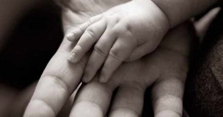 Ρώτησαν 20 παιδιά τι γνώμη έχουν για την αγάπη. Δείτε τις απαντήσεις τους που είναι ξεκαρδιστικές αλλά και πολύ σοφές!