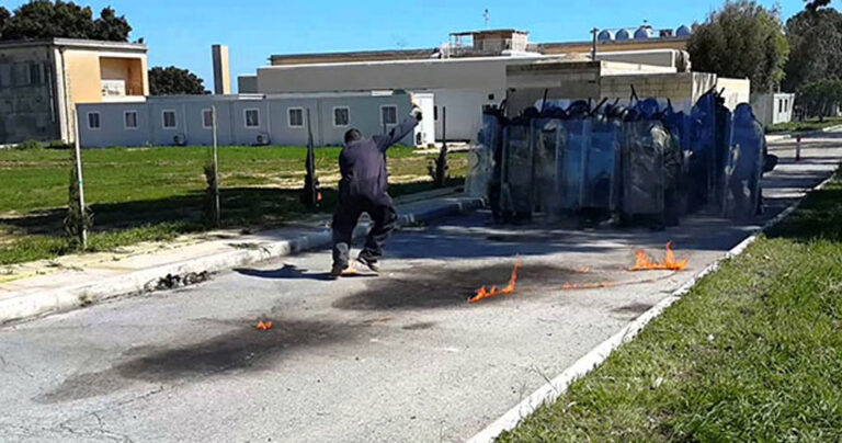 Απίστευτη γκάφα με μολότοφ σε άσκηση της αστυνομίας! (βίντεο)