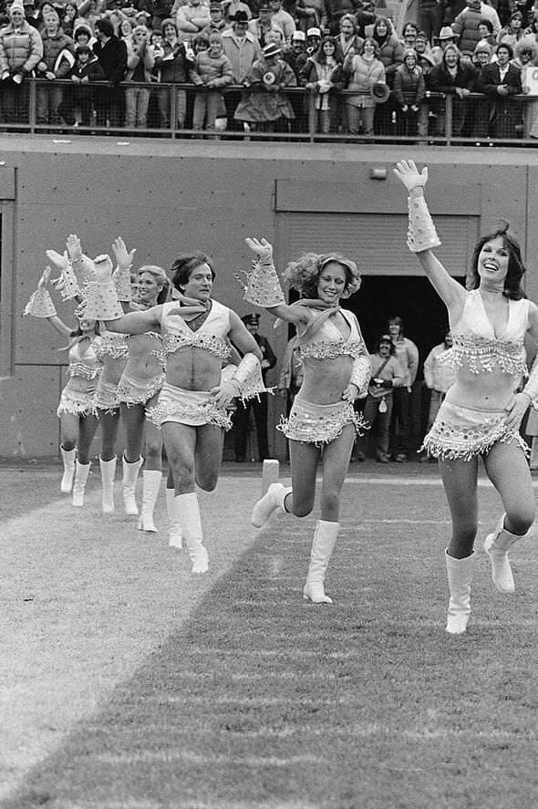 Robin%20Williams%20dressed%20like%20a%20cheerleader%20-%201980