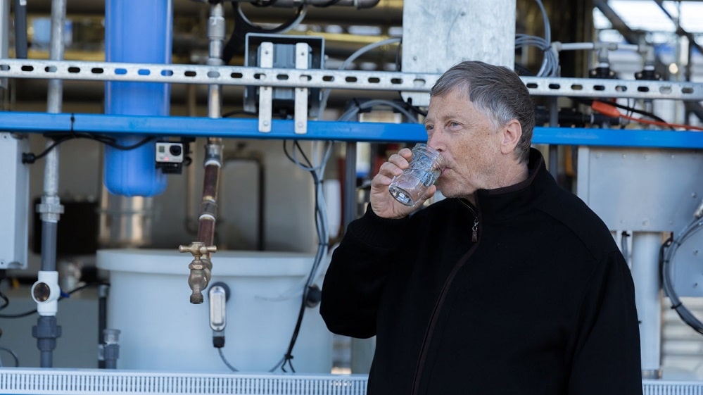 bill-gates-wants-you-to-drink-poop-water-776-body-image-1420636465