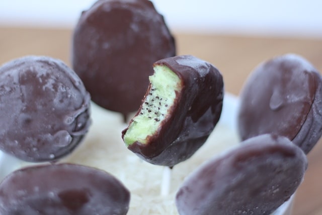 chocolate-covered-kiwis-in-bowl-small