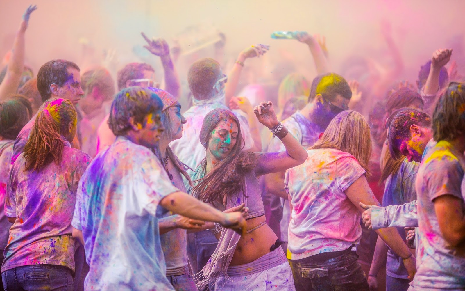 dance in holi festival celebration