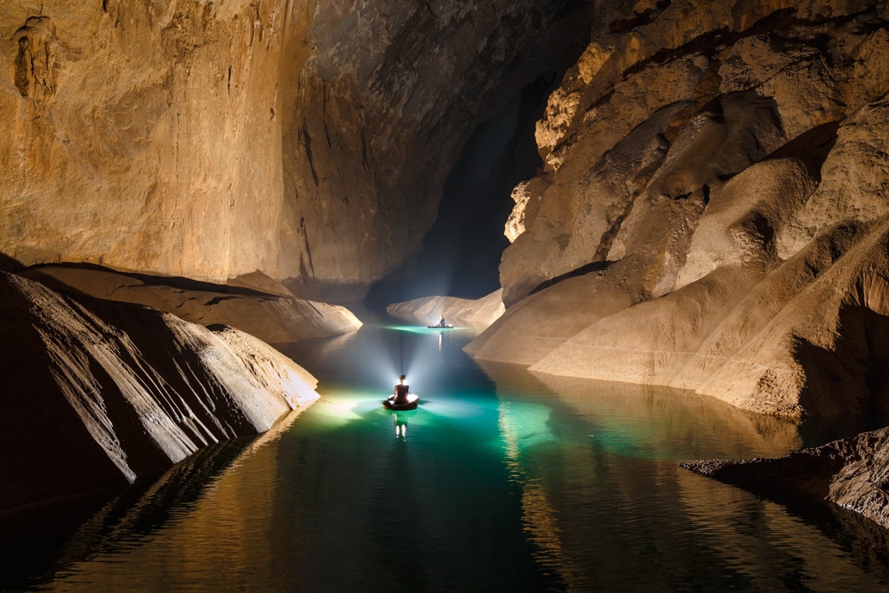 Hang-Son-Doong-Cave-Lake