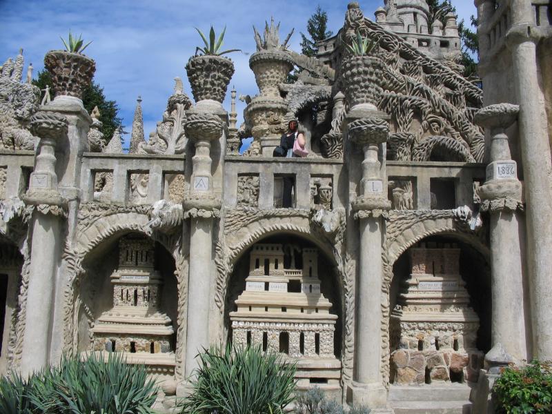 ideal-palace-palais-ideal-ferdinand-cheval-9