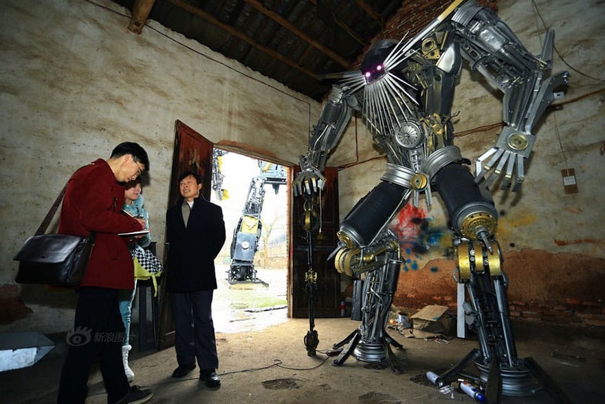 recycled-scrap-metal-sculpture-transformers-father-son-farmer-china-11