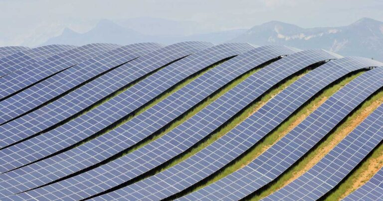 Ένα από τα μεγαλύτερα φωτοβολταϊκά πάρκα του κόσμου
