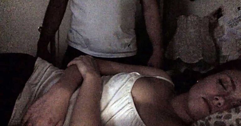 Νόμιζε ότι η κάμερα του υπολογιστή της δεν έκλεινε λόγο βλάβης. Στην πραγματικότητα τα πράγματα ήταν πολύ χειρότερα…