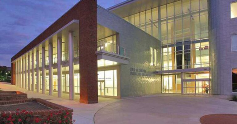 H πόλη που είναι αποκλειστικά για κωφούς! Ένα εγχείρημα που μπορεί να πετύχει!