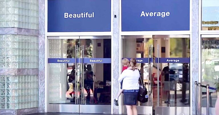 Ποια πόρτα θα περνούσατε αν σας έβαζαν να επιλέξετε; Εκείνη που γράφει όμορφη ή εκείνη που γράφει μέτρια;