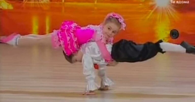 Αυτά τα δυο μικρούλια είναι γλυκύτατα. Όταν όμως άρχισαν να χορεύουν οι κριτές σοκαρίστηκαν!