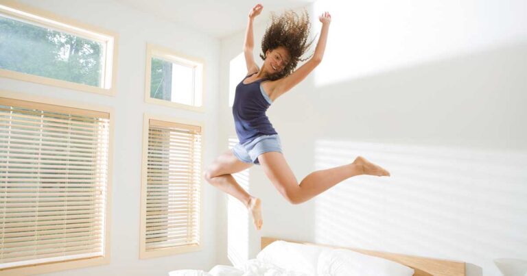 Πώς μπορείτε να ξυπνάτε νωρίτερα και πιο εύκολα το πρωί;