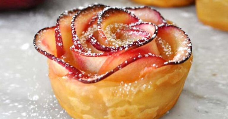 Mια μηλόπιτα σε ένα πολύ όμορφο σχήμα