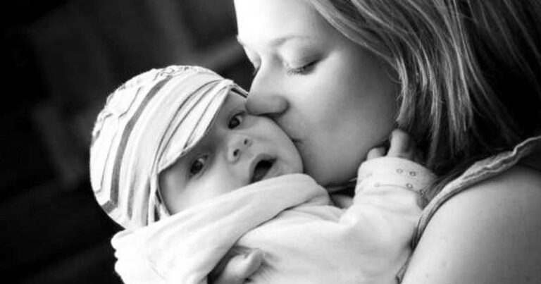 Για να είναι τα παιδιά σας ευτυχισμένα, φροντίστε πρώτα για τη δική σας ευτυχία