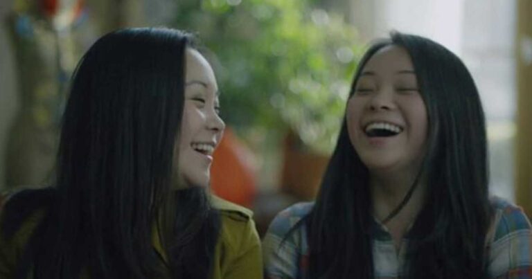 Οι δύδιμες που τις χώρισαν στη γέννα και γνωρίστηκαν τυχαία μετά από 25 χρόνια! Μια συγκινητική ιστορία