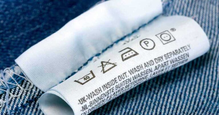 Πώς πλένονται σωστά τα τζιν για να μη χαλάσουν ποτέ;