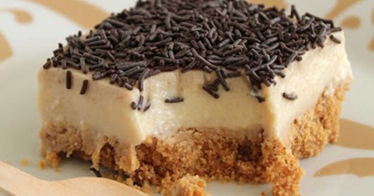 Μπισκοτογλυκό ψυγείου με μπανάνα και γιαούρτι σε 15′