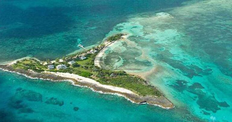 Τα 8 μικρά νησιά που κοστίζουν λιγότερο από ένα διαμέρισμα!