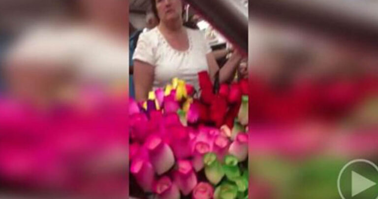 Ένας άγνωστος αγόρασε όλα τα λουλούδια της πλανόδιας πωλήτριας. Έθεσε όμως έναν σημαντικό όρο…