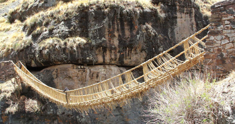 Η τελευταία γέφυρα των Ίνκας  με σχοινιά!
