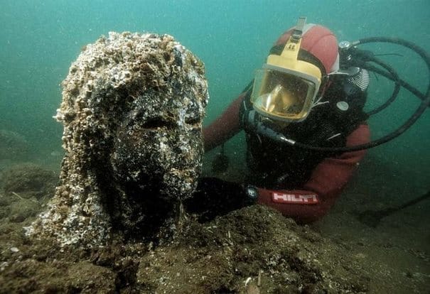 Αυτό που ανακάλυψαν οι αρχαιολόγοι στο βυθό της θάλασσας θυμίζει σκηνικό από ταινία φαντασίας 