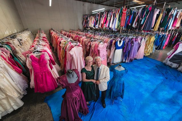 tilestwra.com - Σύζυγος αγόρασε 55.000 φορέματα για τη γυναίκα του!