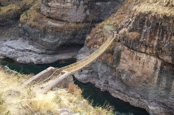 tilestwra.com -  Η τελευταία γέφυρα με σχοινιά των Ίνκας!