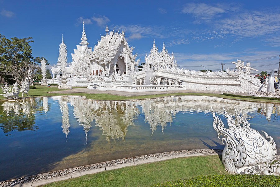 item13.rendition.slideshowHorizontal.houses-of-worship-2014-14-wat-rong-khun