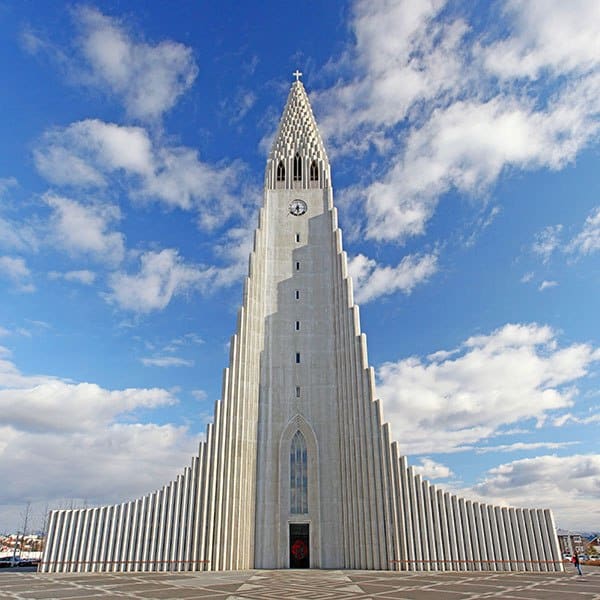 item4.rendition.slideshowVertical.houses-of-worship-2014-05-hallgrimskirkja