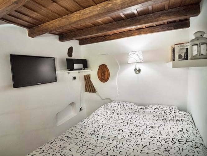 Μικροσκοπικό διαμέρισμα στη Ρώμη που έχει όλα τα απαραίτητα (10)