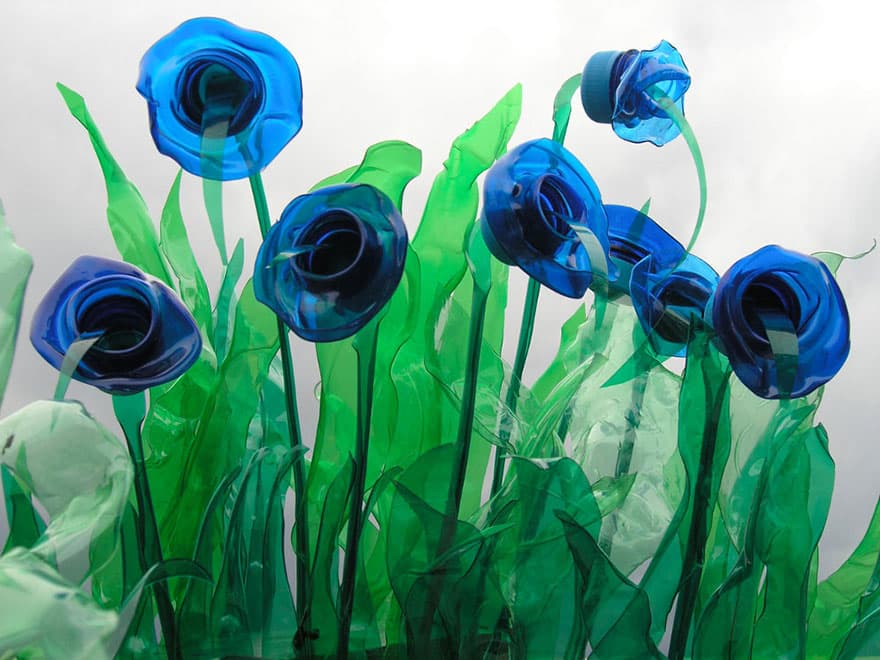 plastic-bottle-sculpture-recycle-art-veronika-richterova-12