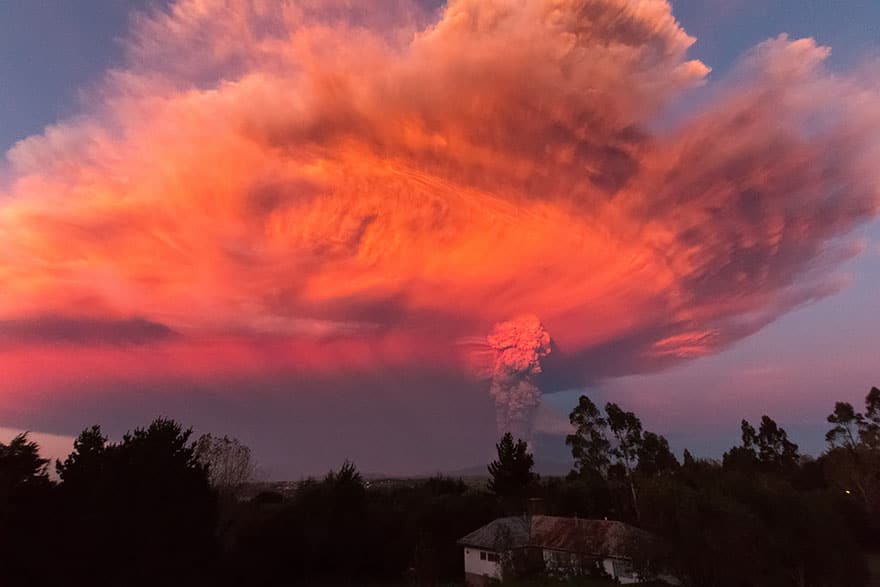 volcano-eruption-calbuco-chile-14__880