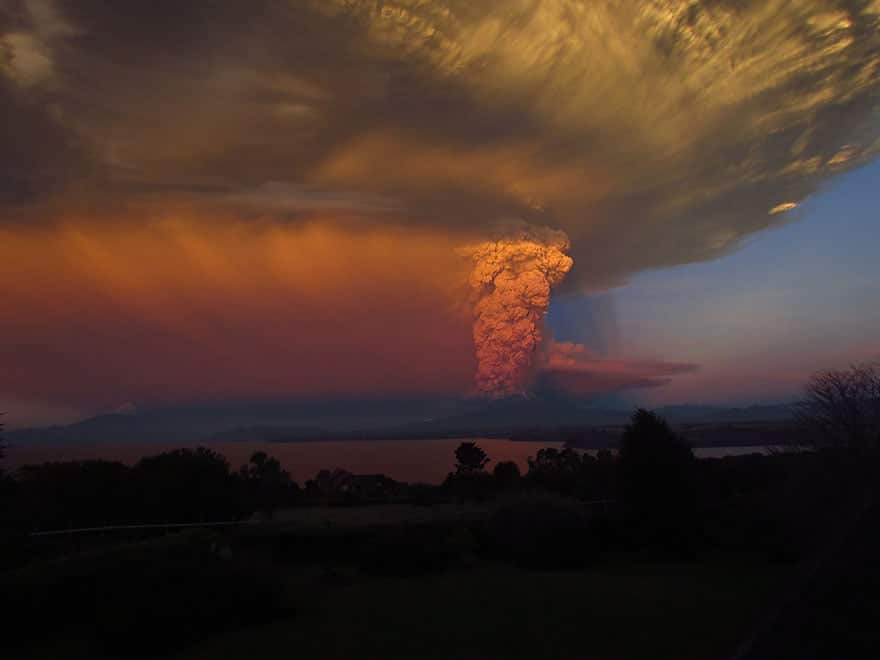 volcano-eruption-calbuco-chile-18__880