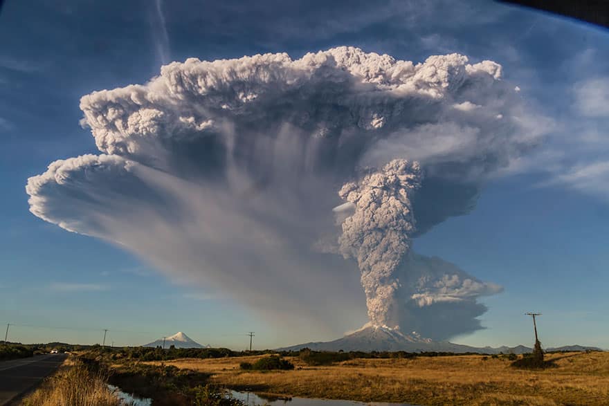 volcano-eruption-calbuco-chile-8__880