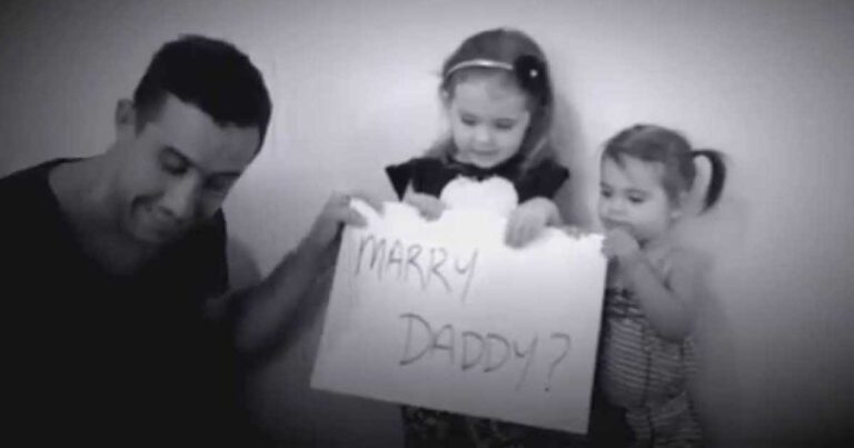 Η πιο γλυκιά πρόταση γάμου: «Μαμά θα παντρευτείς τον μπαμπά;»