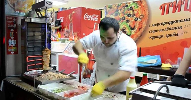 Σε αυτόν τον άντρα θα παραγγέλνατε και δεύτερη φορά απλά για να δείτε τι κάνει