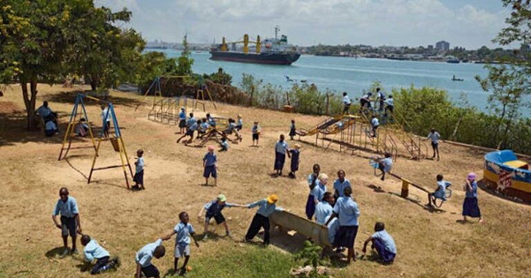 Πως είναι το διάλειμμα στα προαύλια διαφορών σχολείων του κόσμου; Η απάντηση στις φωτογραφίες!