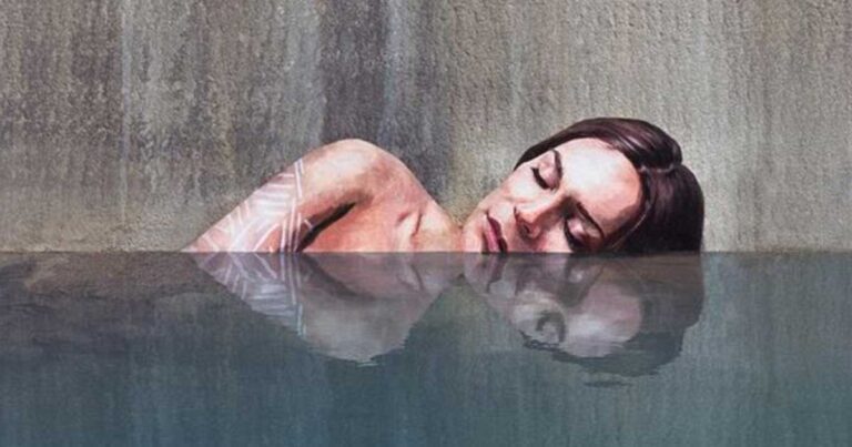 Ο καλλιτέχνης που σχεδιάζει εντυπωσιακά γκράφιτι σε υδάτινο σκηνικό!