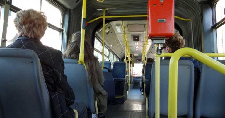 10 πράγματα που θα καταλάβουν μόνο όσοι παίρνουν το λεωφορείο
