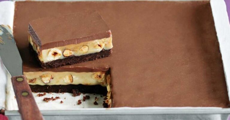 Εύκολο γλυκό ψυγείου με καραμέλα και σοκολάτα!